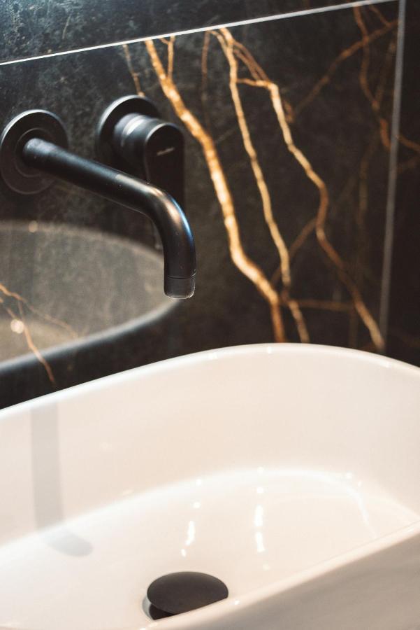 Nemesis Luxury Villas Apolpaina エクステリア 写真