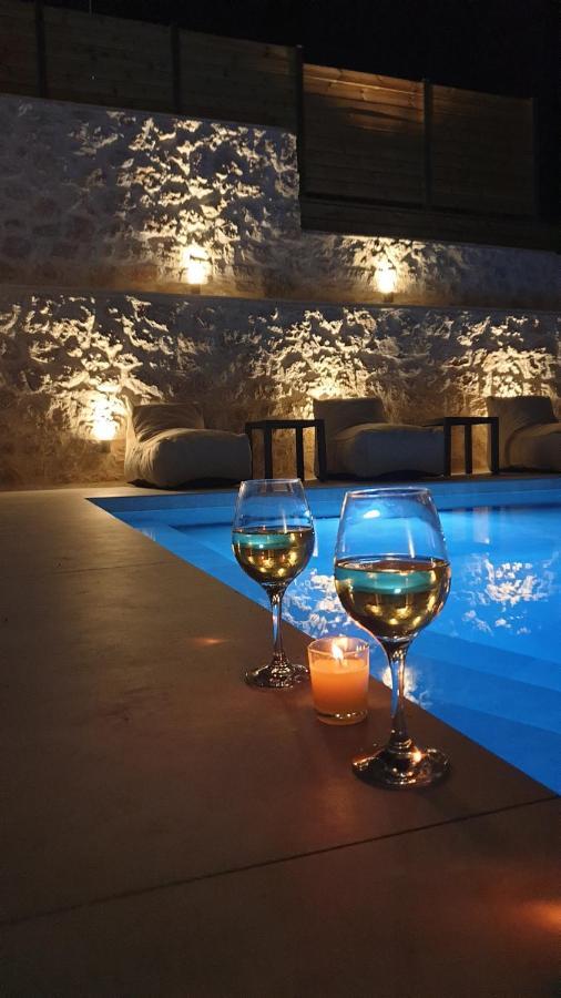 Nemesis Luxury Villas Apolpaina エクステリア 写真