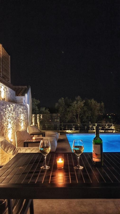 Nemesis Luxury Villas Apolpaina エクステリア 写真